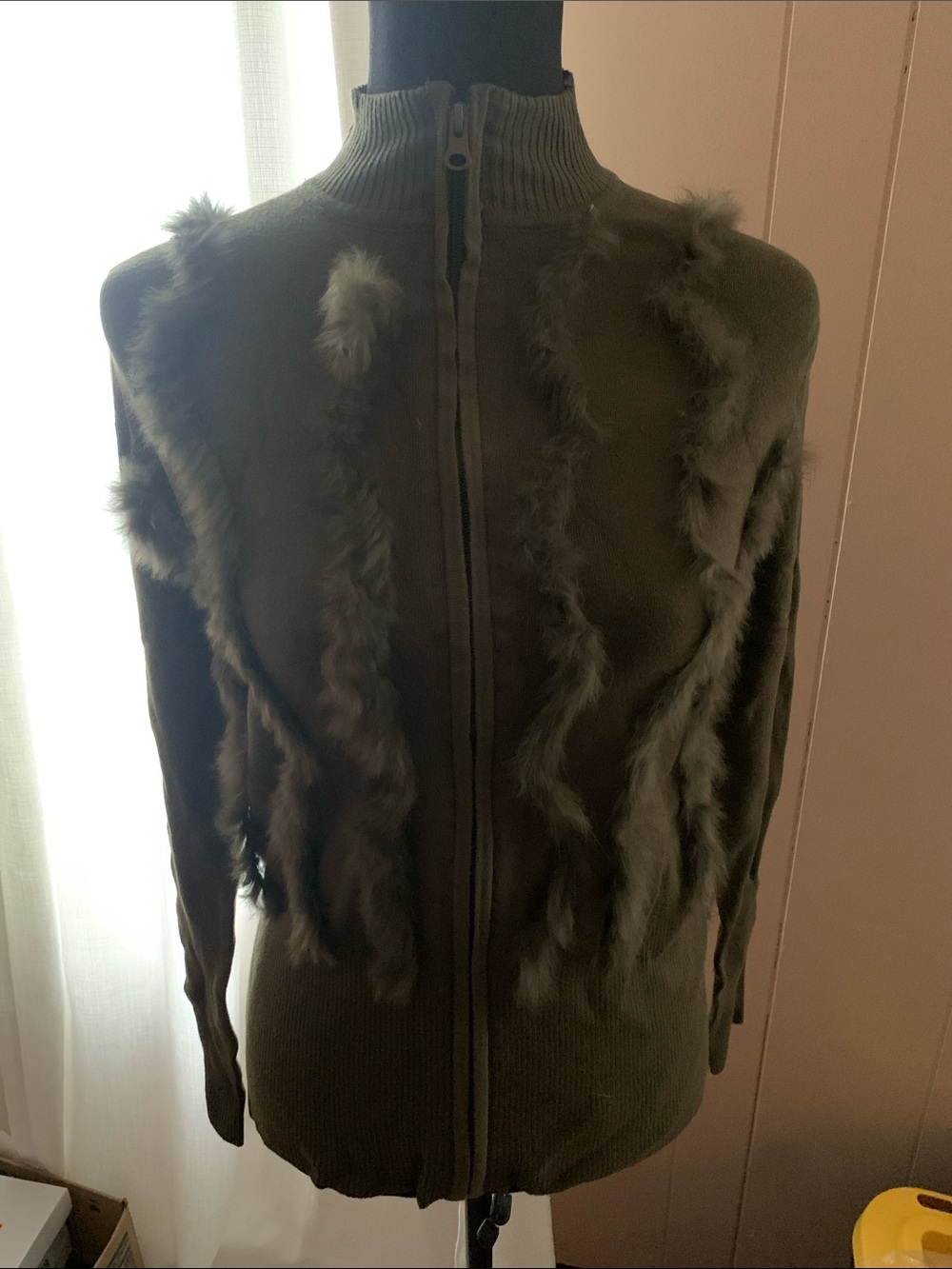 XL Women’s Monroe & Main Olive Knit Jacket Sweater with Faux-Fur Accents